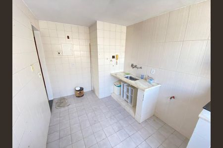 Apartamento à venda com 75m², 2 quartos e 1 vaga Apartamento à venda com 75m², 2 quartos e 1 vagaCozinha e Área de Serviço