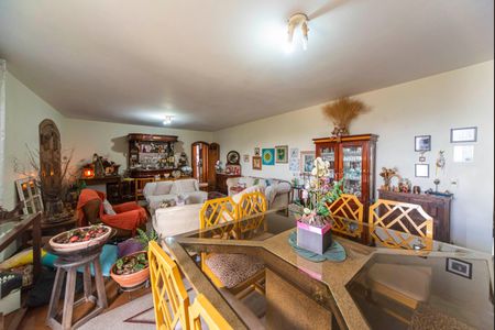 Apartamento à venda com 320m², 3 quartos e 2 vagas Apartamento à venda com 320m², 3 quartos e 2 vagasSala