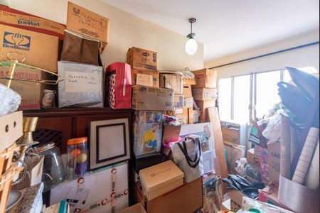 Apartamento à venda com 320m², 3 quartos e 2 vagas Apartamento à venda com 320m², 3 quartos e 2 vagasQuarto de Serviço