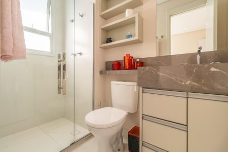 Apartamento à venda com 70m², 1 quarto e 2 vagas Apartamento à venda com 70m², 1 quarto e 2 vagasBanheiro da Suíte 1