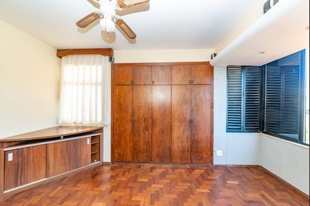 Apartamento à venda com 250m², 3 quartos e 2 vagasSuíte