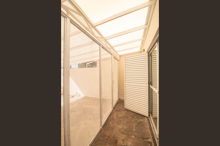 Casa à venda com 233m², 4 quartos e 2 vagas Casa à venda com 233m², 4 quartos e 2 vagasVaranda Sala