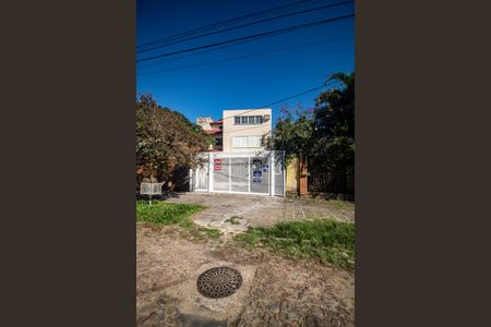 Casa à venda com 233m², 4 quartos e 2 vagas Casa à venda com 233m², 4 quartos e 2 vagasFachada