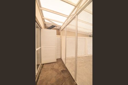 Casa à venda com 233m², 4 quartos e 2 vagas Casa à venda com 233m², 4 quartos e 2 vagasVaranda Sala