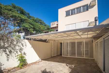 Casa à venda com 233m², 4 quartos e 2 vagas Casa à venda com 233m², 4 quartos e 2 vagasGaragem
