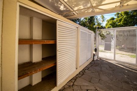 Casa à venda com 233m², 4 quartos e 2 vagas Casa à venda com 233m², 4 quartos e 2 vagasGaragem