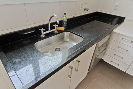 Apartamento para alugar com 144m², 3 quartos e 3 vagas Apartamento para alugar com 144m², 3 quartos e 3 vagasCozinha