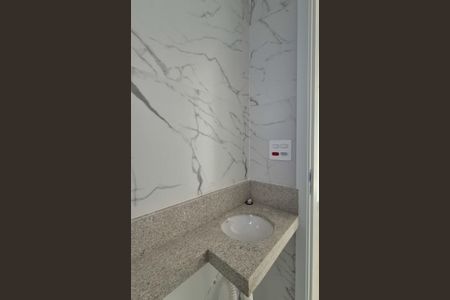 Apartamento à venda com 140m², 3 quartos e 2 vagas Apartamento à venda com 140m², 3 quartos e 2 vagasBanheiro da suíte