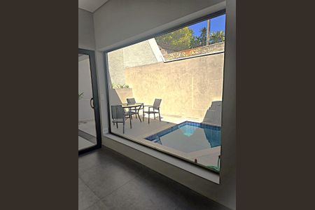 Casa de condomínio à venda com 325m², 3 quartos e 5 vagasFoto 01