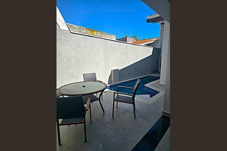 Casa de condomínio à venda com 325m², 3 quartos e 5 vagasFoto 01