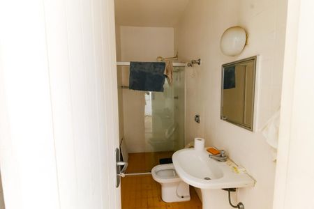 Casa à venda com 1157m², 6 quartos e 8 vagas Casa à venda com 1157m², 6 quartos e 8 vagasBanheiro de serviço 1