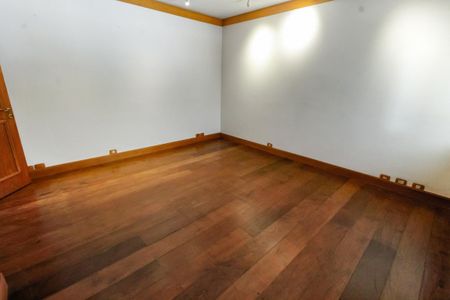 Casa à venda com 1157m², 6 quartos e 8 vagas Casa à venda com 1157m², 6 quartos e 8 vagasSala 4