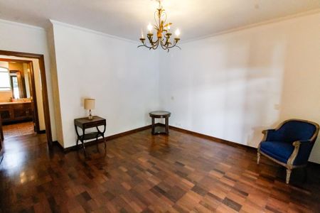 Casa à venda com 1157m², 6 quartos e 8 vagas Casa à venda com 1157m², 6 quartos e 8 vagasSuíte