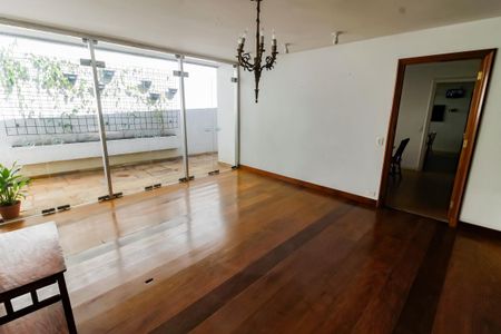 Casa à venda com 1157m², 6 quartos e 8 vagas Casa à venda com 1157m², 6 quartos e 8 vagasSala 2