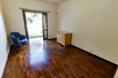 Casa à venda com 1157m², 6 quartos e 8 vagas Casa à venda com 1157m², 6 quartos e 8 vagasQuarto 2