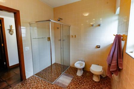 Casa à venda com 1157m², 6 quartos e 8 vagas Casa à venda com 1157m², 6 quartos e 8 vagasBanheiro 2