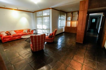 Casa à venda com 1157m², 6 quartos e 8 vagas Casa à venda com 1157m², 6 quartos e 8 vagasSala 3