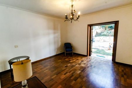 Casa à venda com 1157m², 6 quartos e 8 vagas Casa à venda com 1157m², 6 quartos e 8 vagasSuíte