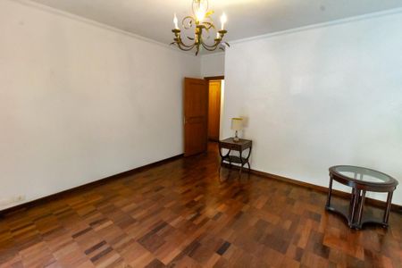 Casa à venda com 1157m², 6 quartos e 8 vagas Casa à venda com 1157m², 6 quartos e 8 vagasSuíte