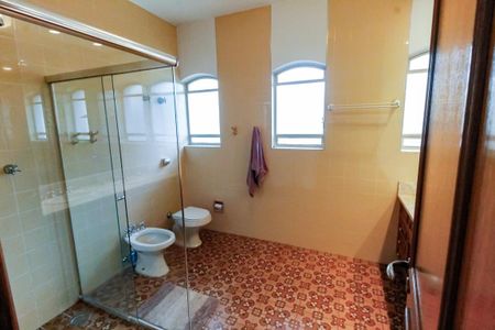 Casa à venda com 1157m², 6 quartos e 8 vagas Casa à venda com 1157m², 6 quartos e 8 vagasBanheiro 2