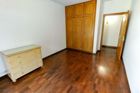 Casa à venda com 1157m², 6 quartos e 8 vagas Casa à venda com 1157m², 6 quartos e 8 vagasQuarto 2