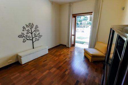 Casa à venda com 1157m², 6 quartos e 8 vagas Casa à venda com 1157m², 6 quartos e 8 vagasQuarto 1