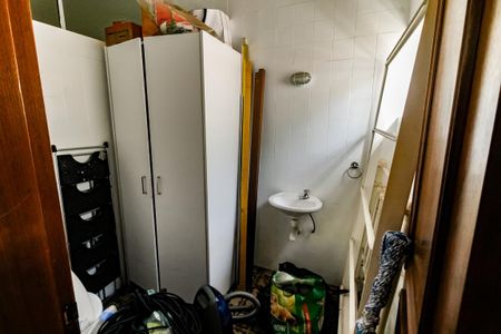 Casa à venda com 1157m², 6 quartos e 8 vagas Casa à venda com 1157m², 6 quartos e 8 vagasBanheiro de serviço 2