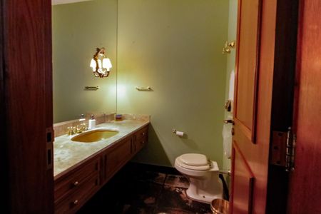 Casa à venda com 1157m², 6 quartos e 8 vagas Casa à venda com 1157m², 6 quartos e 8 vagasLavabo