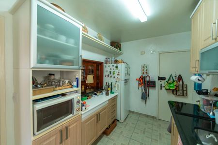 Apartamento à venda com 127m², 4 quartos e 2 vagas Apartamento à venda com 127m², 4 quartos e 2 vagasCozinha