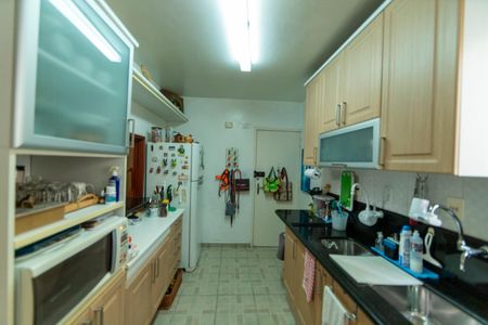 Apartamento à venda com 127m², 4 quartos e 2 vagas Apartamento à venda com 127m², 4 quartos e 2 vagasCozinha