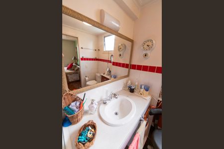 Apartamento à venda com 127m², 4 quartos e 2 vagas Apartamento à venda com 127m², 4 quartos e 2 vagasBanheiro Suite 1