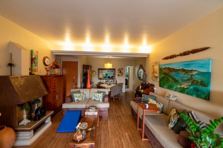 Apartamento à venda com 127m², 4 quartos e 2 vagas Apartamento à venda com 127m², 4 quartos e 2 vagasSala