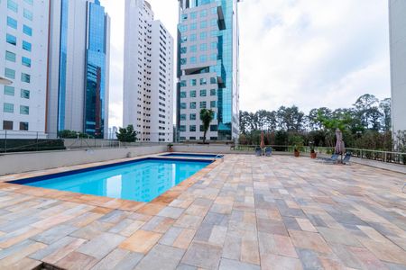 Apartamento à venda com 127m², 4 quartos e 2 vagas Apartamento à venda com 127m², 4 quartos e 2 vagasÁrea comum - Piscina