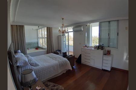 Casa de condomínio à venda com 570m², 5 quartos e 4 vagas Casa de condomínio à venda com 570m², 5 quartos e 4 vagasFoto 15