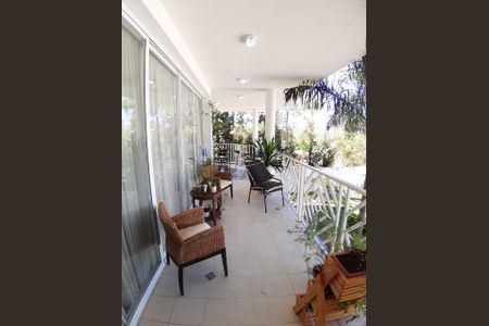 Casa de condomínio à venda com 570m², 5 quartos e 4 vagas Casa de condomínio à venda com 570m², 5 quartos e 4 vagasFoto 11