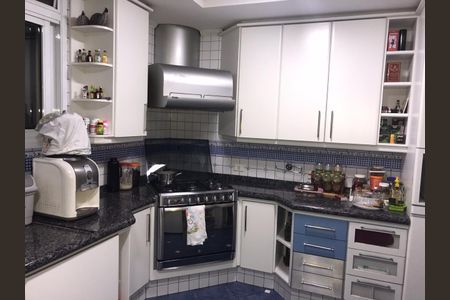 Casa de condomínio à venda com 570m², 5 quartos e 4 vagas Casa de condomínio à venda com 570m², 5 quartos e 4 vagasFoto 13