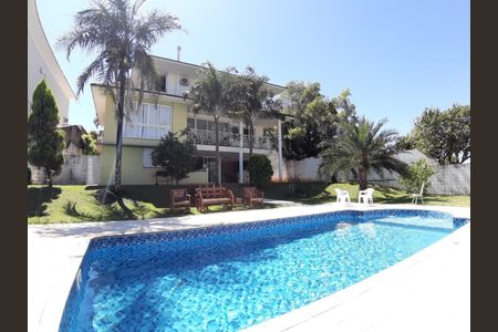 Casa de condomínio à venda com 570m², 5 quartos e 4 vagas Casa de condomínio à venda com 570m², 5 quartos e 4 vagasFoto 02