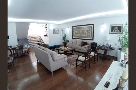 Casa de condomínio à venda com 570m², 5 quartos e 4 vagas Casa de condomínio à venda com 570m², 5 quartos e 4 vagasFoto 08