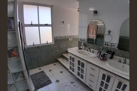 Casa de condomínio à venda com 570m², 5 quartos e 4 vagas Casa de condomínio à venda com 570m², 5 quartos e 4 vagasFoto 22