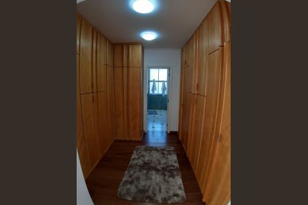 Casa de condomínio à venda com 570m², 5 quartos e 4 vagas Casa de condomínio à venda com 570m², 5 quartos e 4 vagasFoto 17