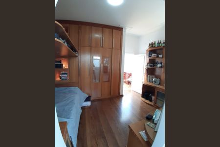 Casa de condomínio à venda com 570m², 5 quartos e 4 vagas Casa de condomínio à venda com 570m², 5 quartos e 4 vagasFoto 21