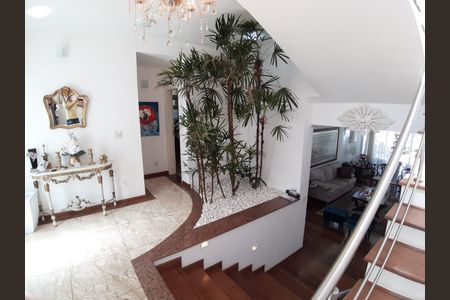 Casa de condomínio à venda com 570m², 5 quartos e 4 vagas Casa de condomínio à venda com 570m², 5 quartos e 4 vagasFoto 09