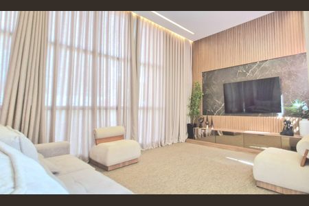 Casa de condomínio à venda com 1000m², 4 quartos e 4 vagasSala de TV