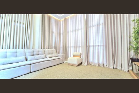 Casa de condomínio à venda com 1000m², 4 quartos e 4 vagasSala de TV