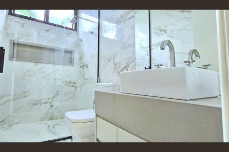 Casa de condomínio à venda com 1000m², 4 quartos e 4 vagasBanheiro suíte 3