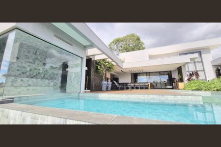 Casa de condomínio à venda com 1000m², 4 quartos e 4 vagasPiscina