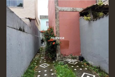 Casa à venda com 75m², 2 quartos e 1 vaga