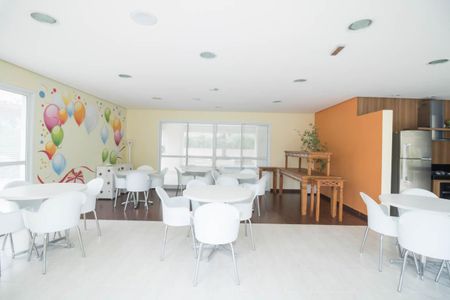 Apartamento à venda com 85m², 3 quartos e 2 vagas Apartamento à venda com 85m², 3 quartos e 2 vagasÁrea comum - Salão de festas