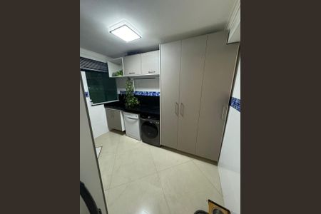 Casa à venda com 300m², 3 quartos e 3 vagaslavanderia 