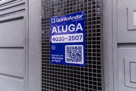 Studio para alugar com 32m², 1 quarto e sem vaga Studio para alugar com 32m², 1 quarto e sem vagaFachada - placa
